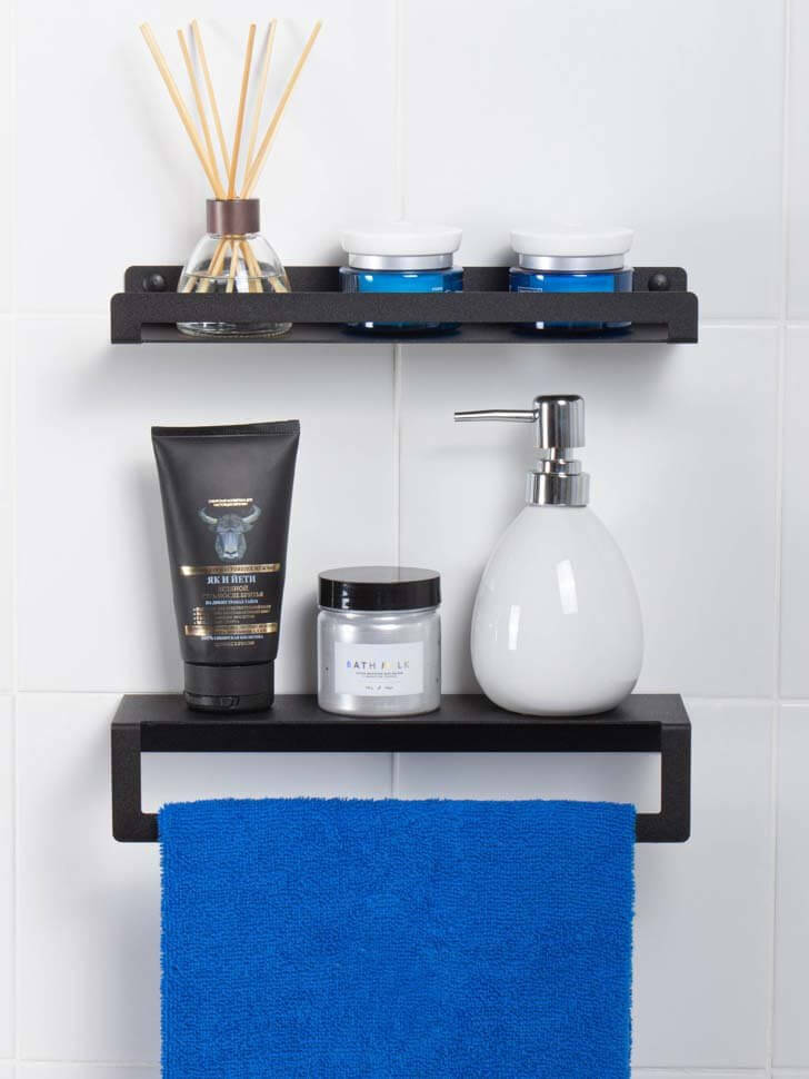 Настенная полка для ванной комнаты с бортиком и вешалка держатель для полотенец 30 см черные